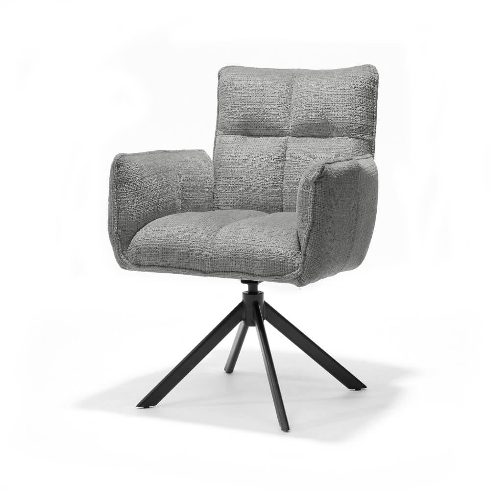 RV Design Nova armstoel in lichtgrijze Cremona stof met zwarte metalen draaivoet en comfortabele armleuningen.