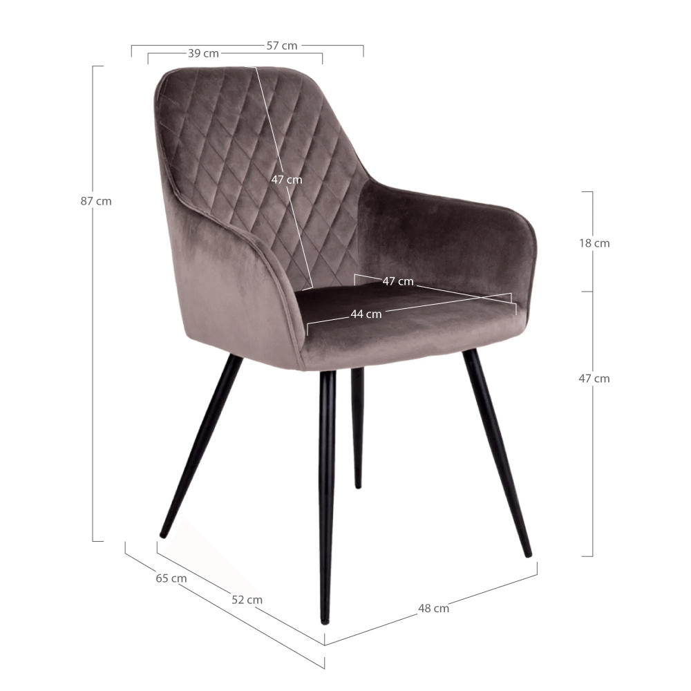 Harbo eetkamerstoel in bruin velvet met zwarte metalen poten – productfoto met afmetingen en ergonomisch design van House Nordic.