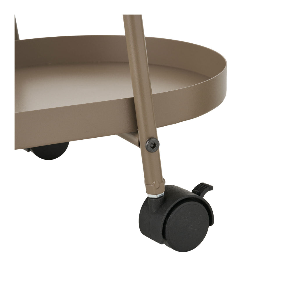 Close-up van het wiel met rem van de House Nordic Empoli serveerwagen in bruin staal – praktisch ontwerp en stabiele constructie.