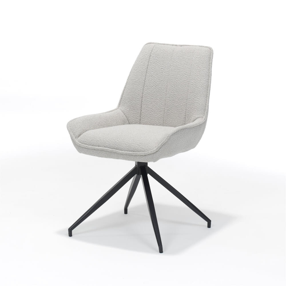 Montana eetkamerstoel van RV Design in teddy stof taupe met zwarte draaivoet – moderne designstoel.